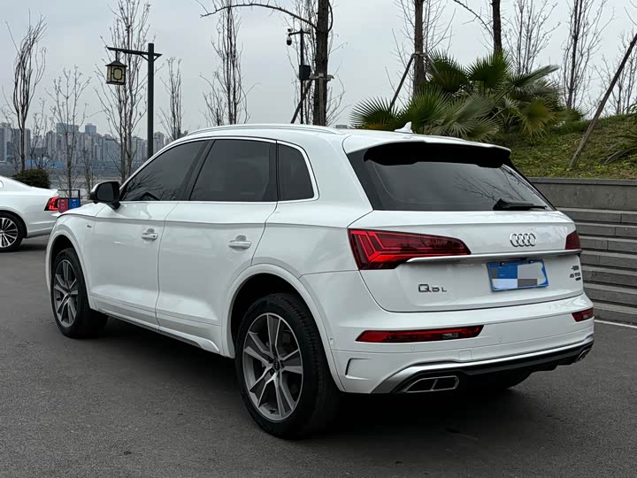 Фото 9 - Audi Q5L