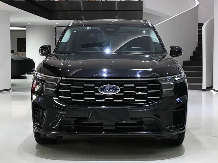 Photo 2 - Ford Edge