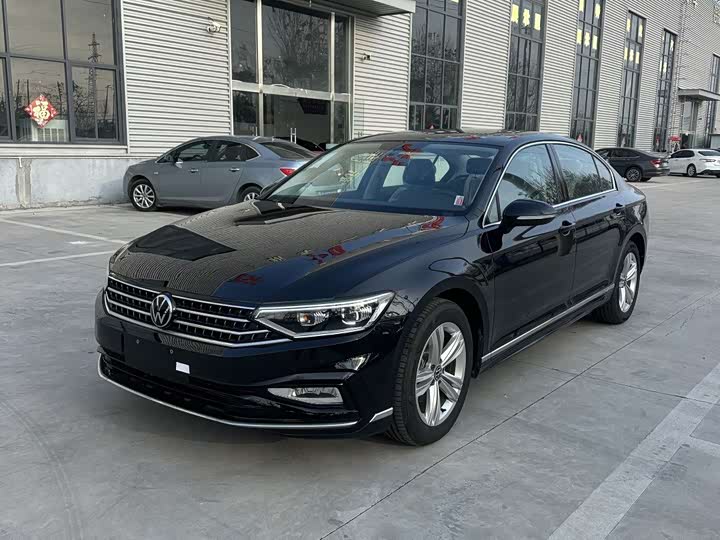 Фото 2 - Volkswagen Magotan