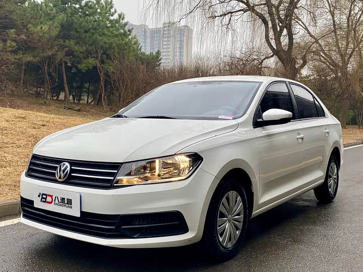 Фото 1 - Volkswagen Santana