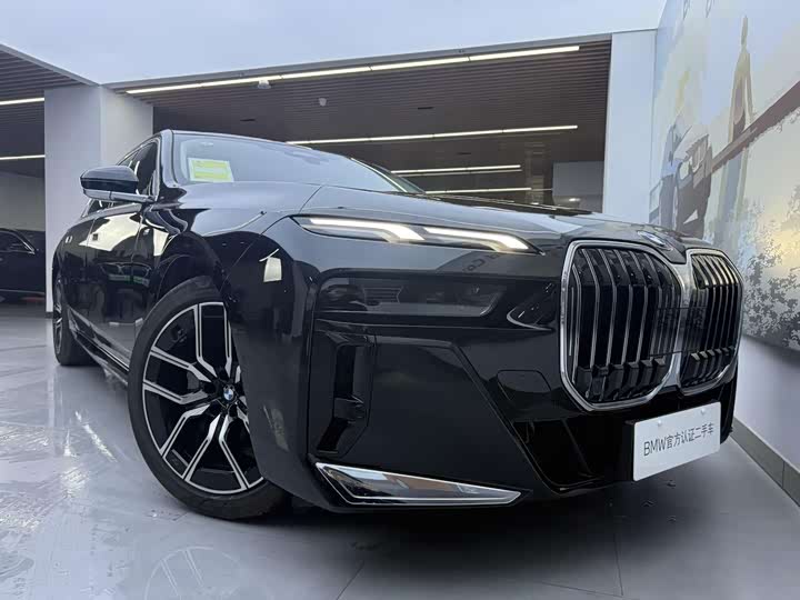 Фото 4 - BMW 7 Series