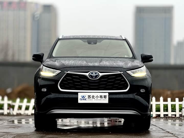 Фото 1 - Toyota Highlander