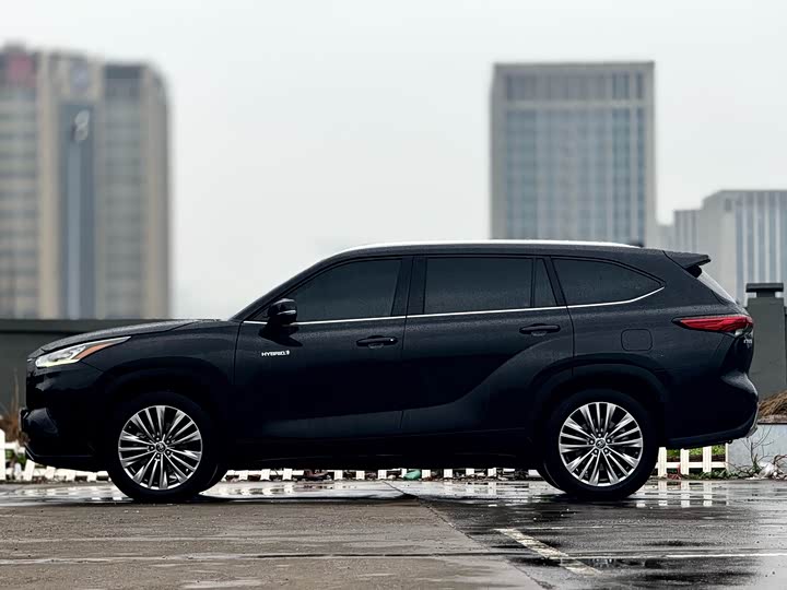 Фото 3 - Toyota Highlander