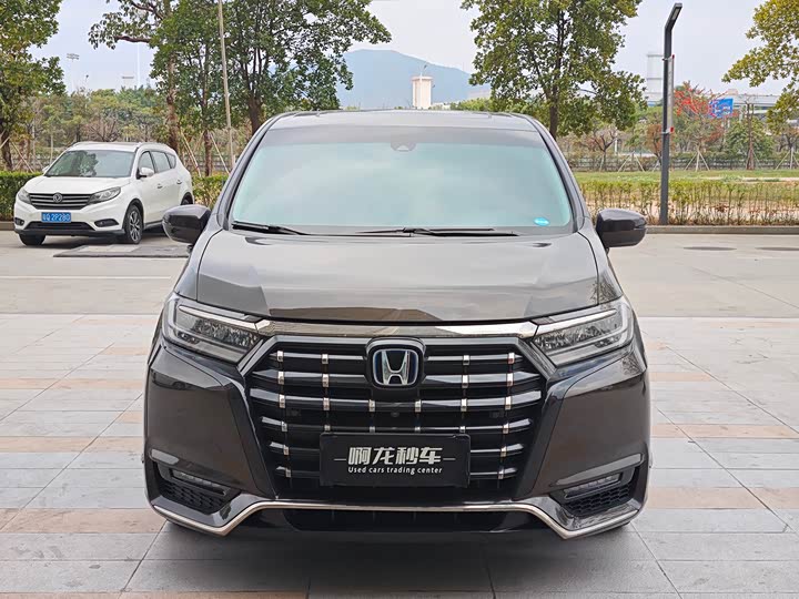 Фото 2 - Honda Elysion