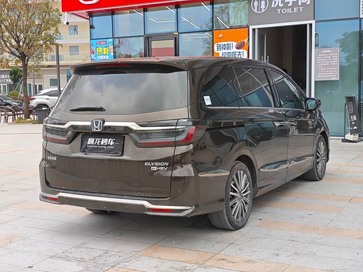 Фото 9 - Honda Elysion