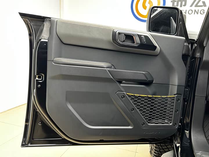 Фото 4 - Ford Bronco