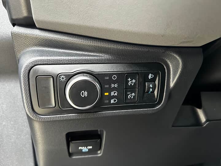 Фото 8 - Ford Bronco