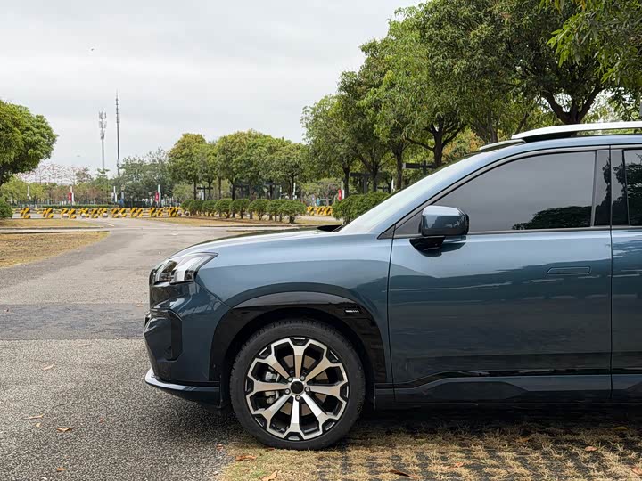 Photo 5 - GAC Aion V