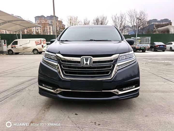 Фото 2 - Honda Elysion