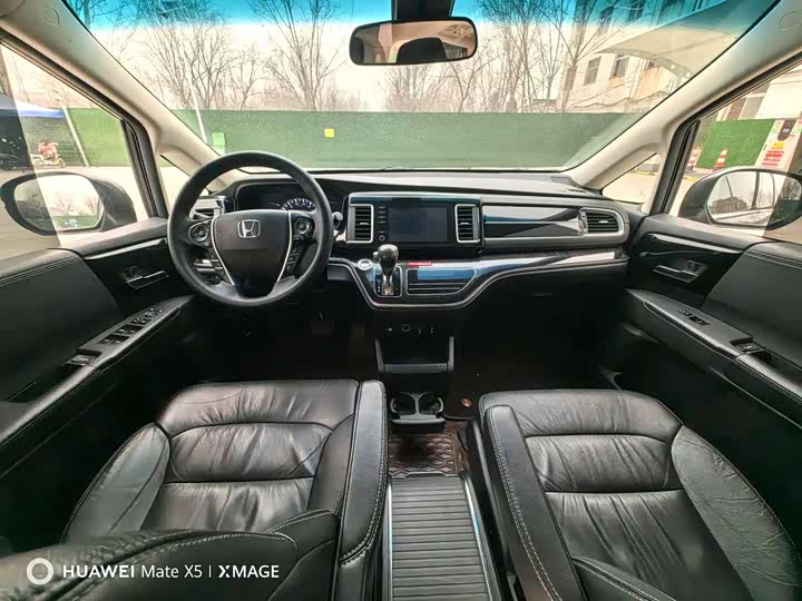 Фото 4 - Honda Elysion