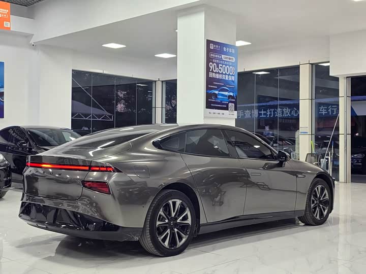 Фото 4 - XPeng P7