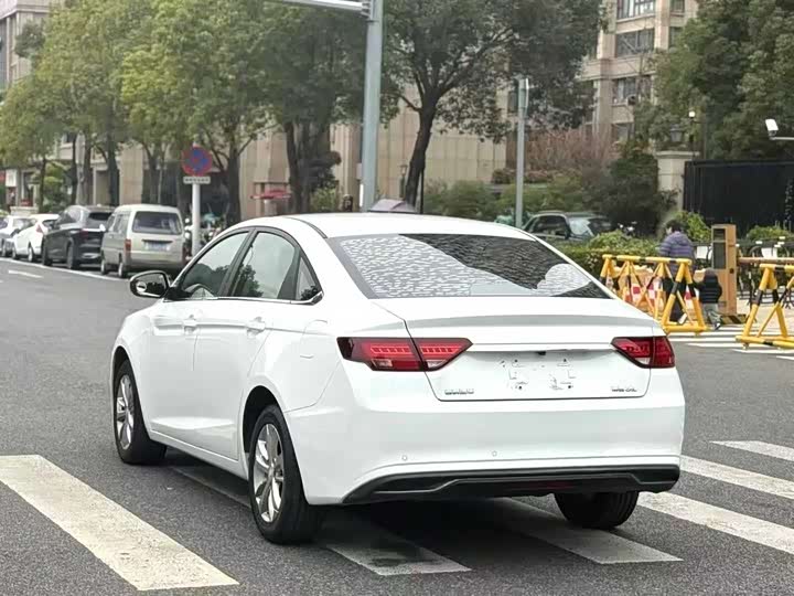 Фото 7 - Geely Emgrand GL