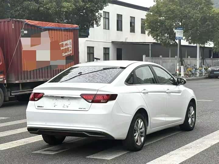 Фото 9 - Geely Emgrand GL