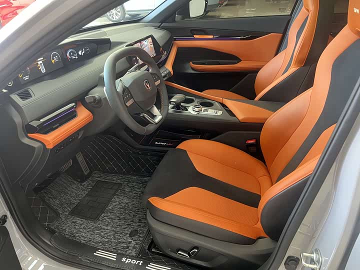 Фото 4 - Changan UNI-V