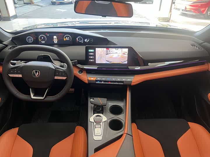 Фото 6 - Changan UNI-V