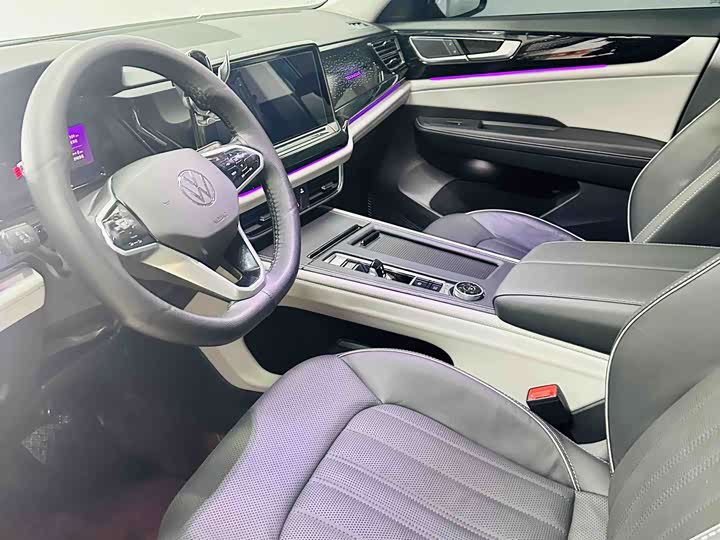 Photo 9 - Volkswagen Teramont Pro