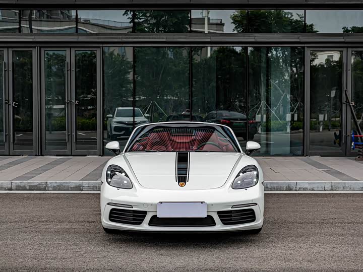 Фото 2 - Porsche 718