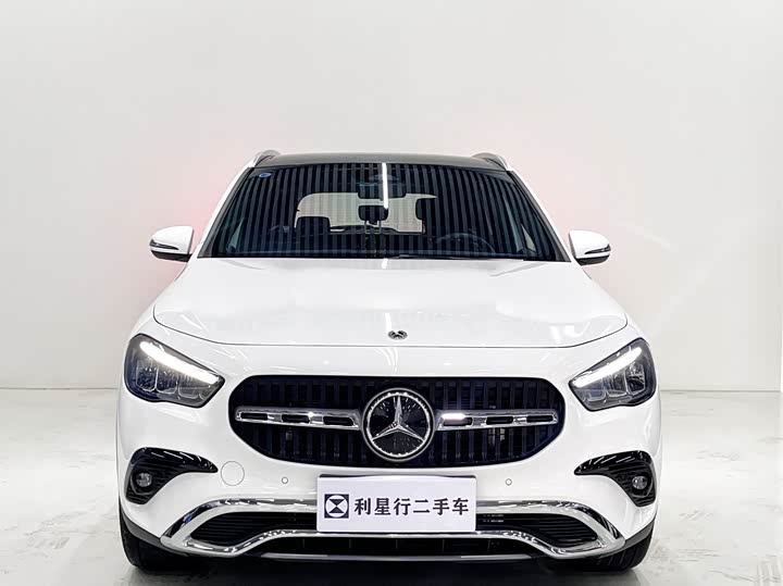 Photo 4 - Mercedes-Benz GLA-Class