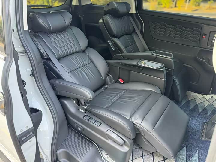 Фото 6 - Honda Elysion