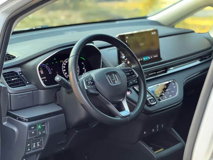 Фото 7 - Honda Elysion