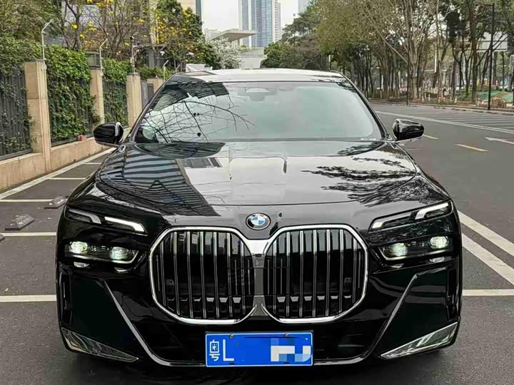 Photo 1 - BMW 7 Series
