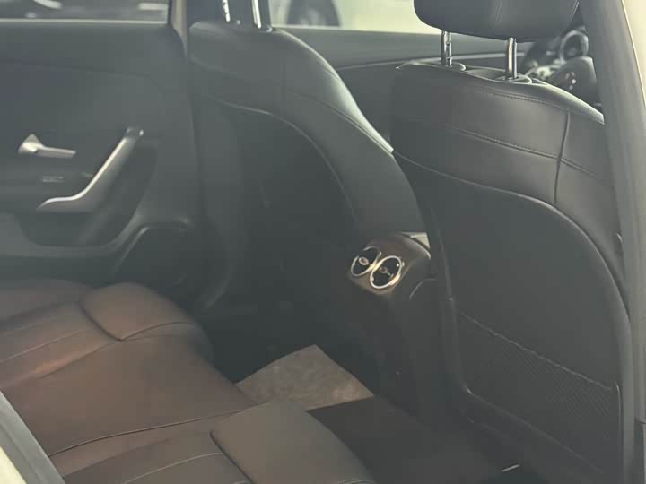 Фото 8 - Mercedes-Benz A-Class