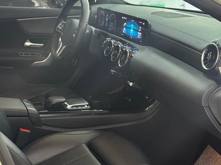 Фото 9 - Mercedes-Benz A-Class