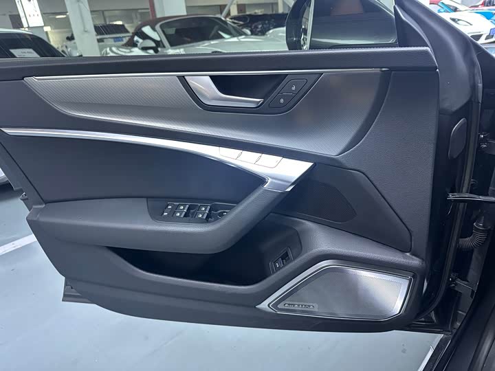 Фото 9 - Audi A7