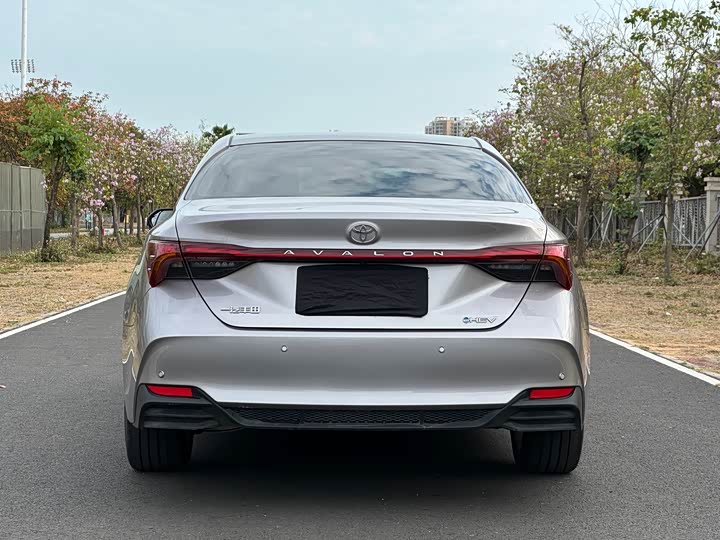 Фото 5 - Toyota Avalon