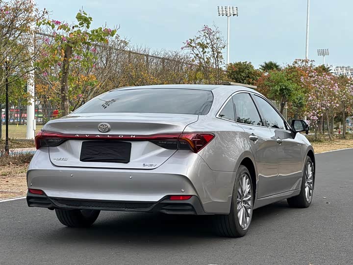 Фото 6 - Toyota Avalon