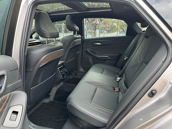 Фото 8 - Toyota Avalon