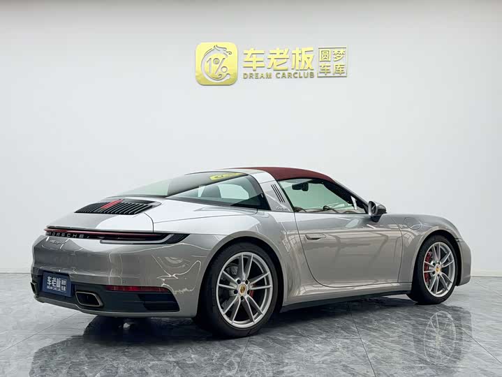 Фото 4 - Porsche 911