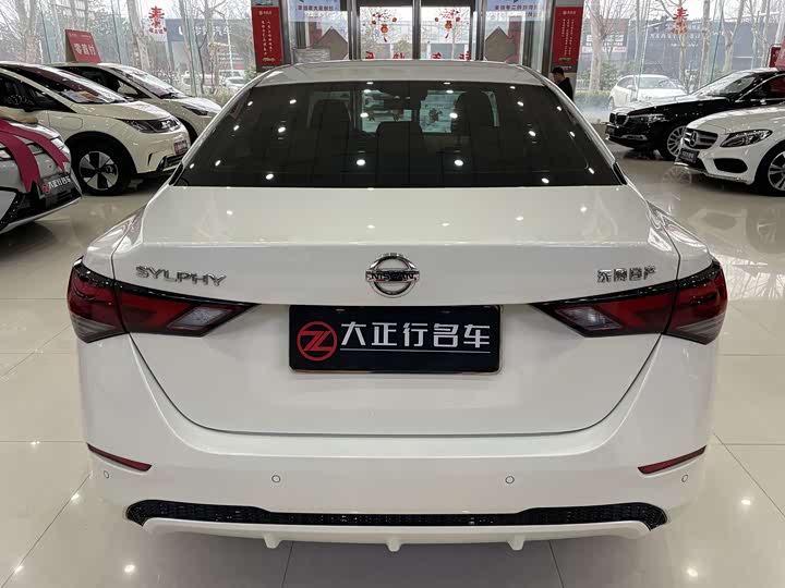 Фото 4 - Nissan Sylphy