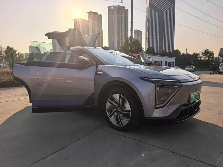 Фото 4 - HiPhi Y