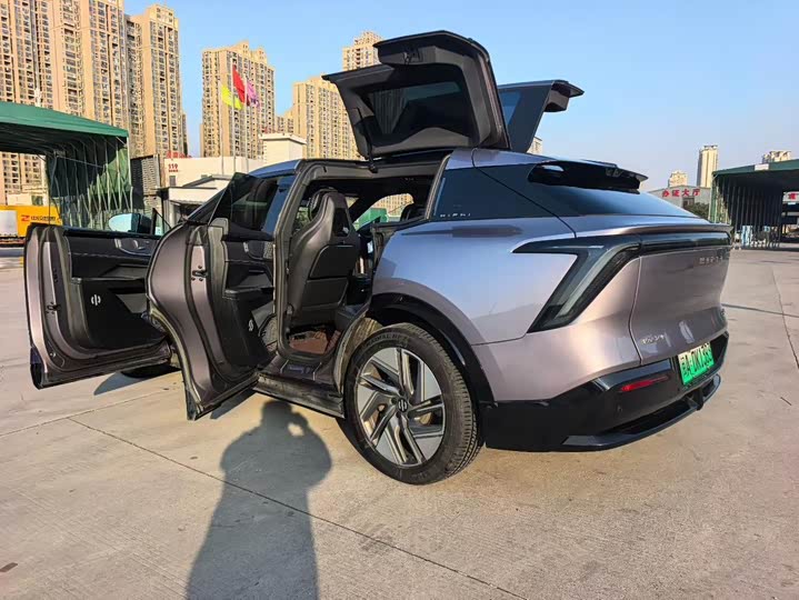 Фото 6 - HiPhi Y