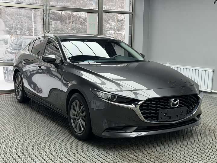 Photo 2 - Mazda 3 (Axela)