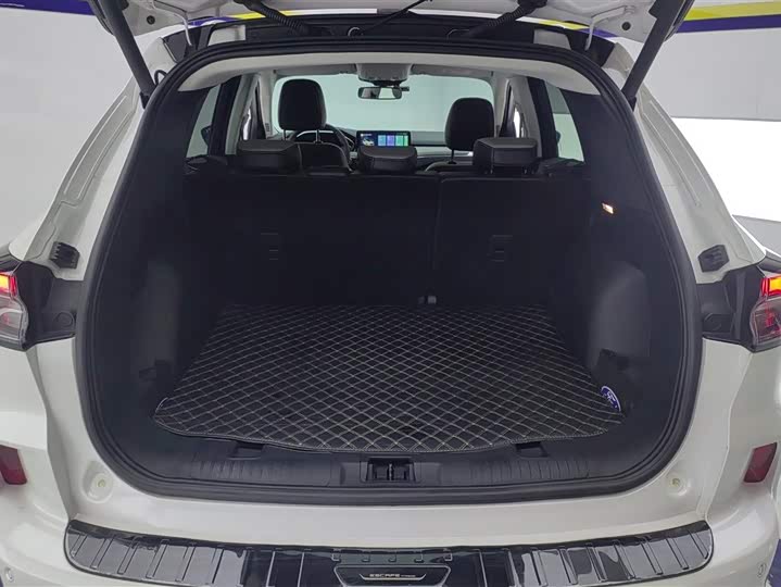 Фото 4 - Ford Escape