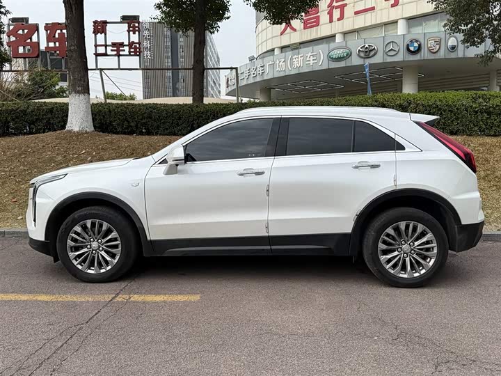 Фото 3 - Cadillac XT4