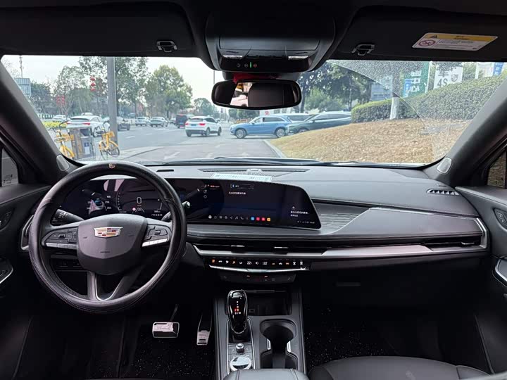 Фото 7 - Cadillac XT4