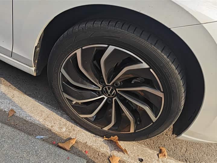 Фото 6 - Volkswagen Golf