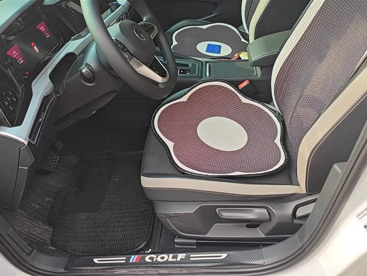 Фото 9 - Volkswagen Golf