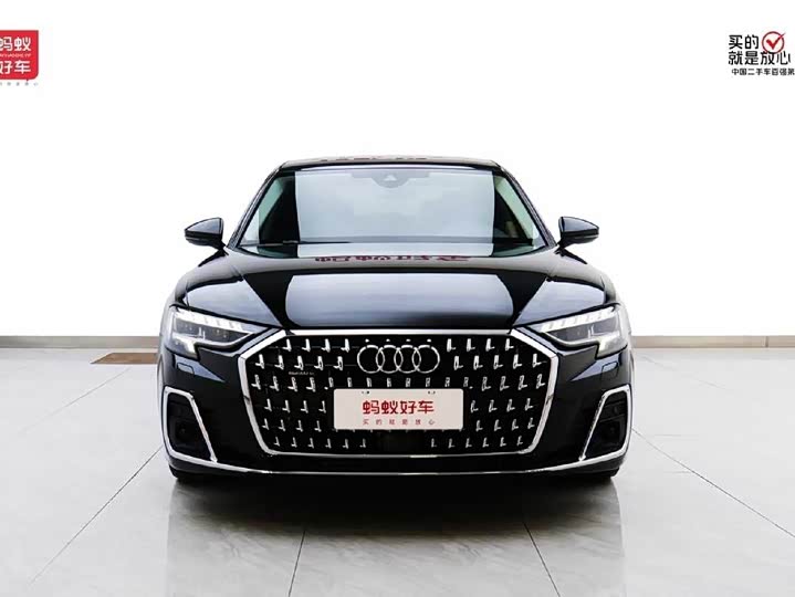 Фото 2 - Audi A8