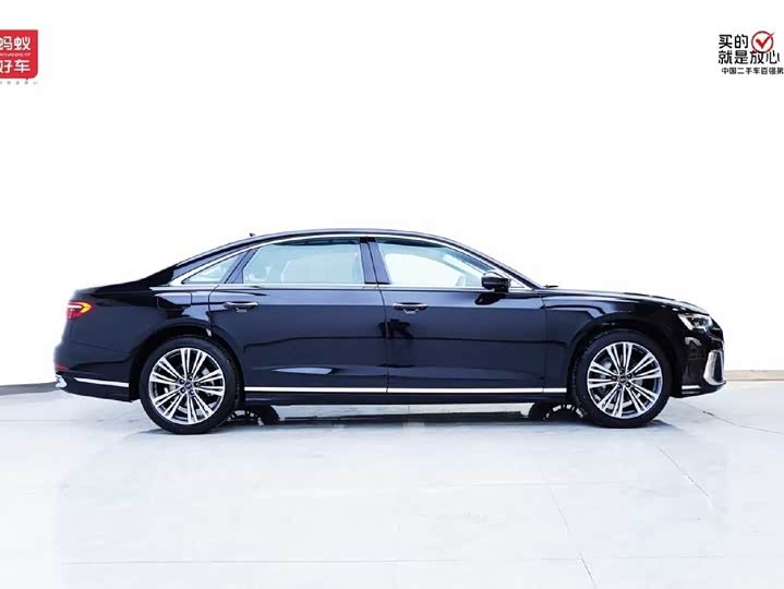 Фото 3 - Audi A8