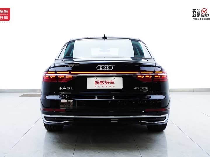 Фото 5 - Audi A8