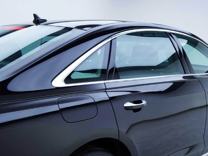 Фото 8 - Audi A8