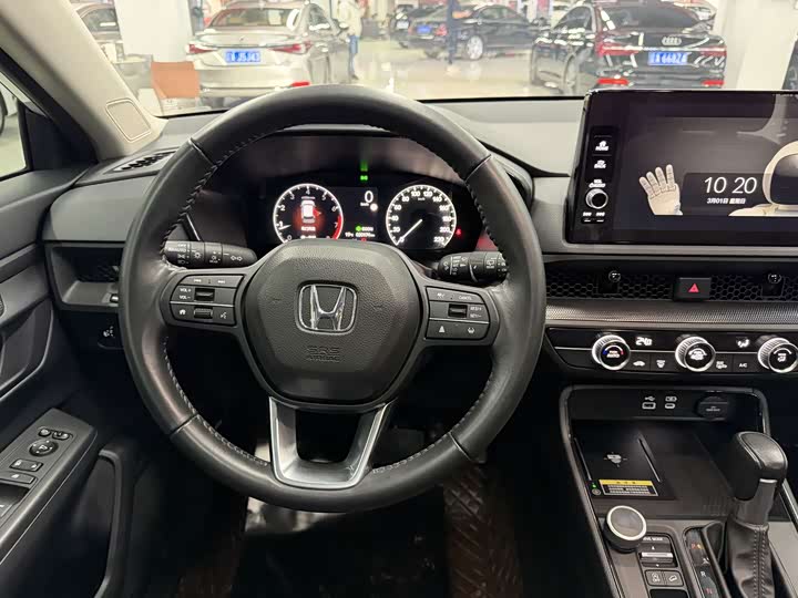 Фото 5 - Honda CR-V