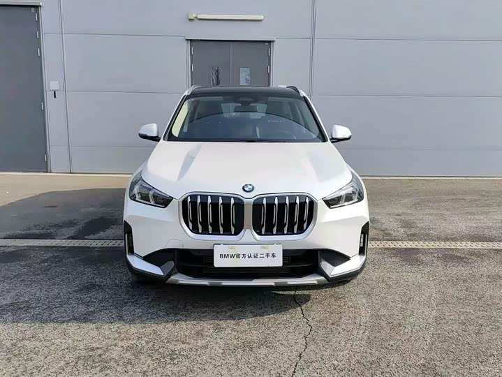 Фото 2 - BMW X1
