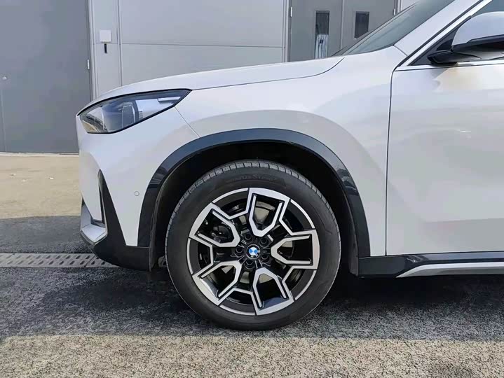 Фото 7 - BMW X1
