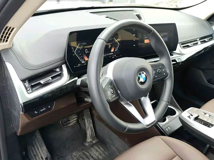 Фото 9 - BMW X1