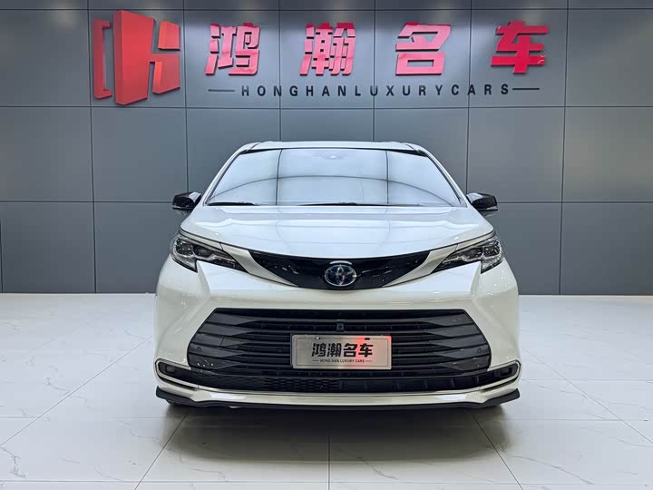 Фото 2 - Toyota Sienna